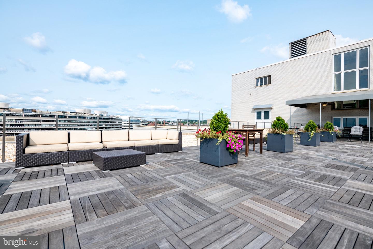 2475 VIRGINIA AVE NW #814, WASHINGTON, District Of Columbia 20037, 1 Bedroom Bedrooms, ,1 BathroomBathrooms,Residential,For sale,2475 VIRGINIA AVE NW #814,DCDC2176060 MLS # DCDC2176060
