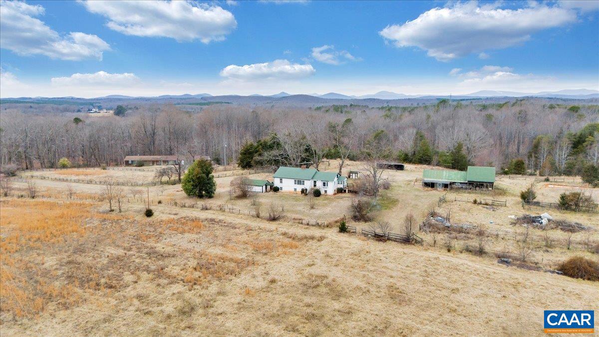 2420 JAMES RIVER RD, ESMONT, Virginia 22937, 4 Bedrooms Bedrooms, ,3 BathroomsBathrooms,Residential,For sale,2420 JAMES RIVER RD,660523 MLS # 660523