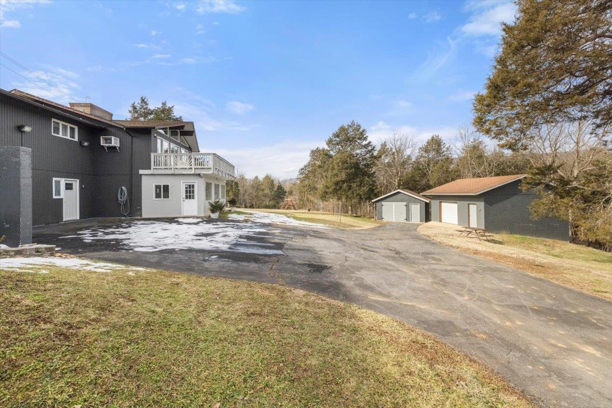 2370 US HWY 211 W, LURAY, Virginia 22835, 4 Bedrooms Bedrooms, ,3 BathroomsBathrooms,Residential,2370 US HWY 211 W,660541 MLS # 660541