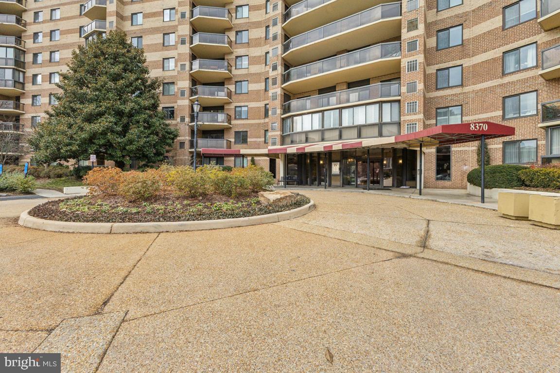 8370 GREENSBORO DR #916, MCLEAN, Virginia 22102, 1 Bedroom Bedrooms, 2 Rooms Rooms,1 BathroomBathrooms,Residential,For sale,8370 GREENSBORO DR #916,VAFX2219506 MLS # VAFX2219506