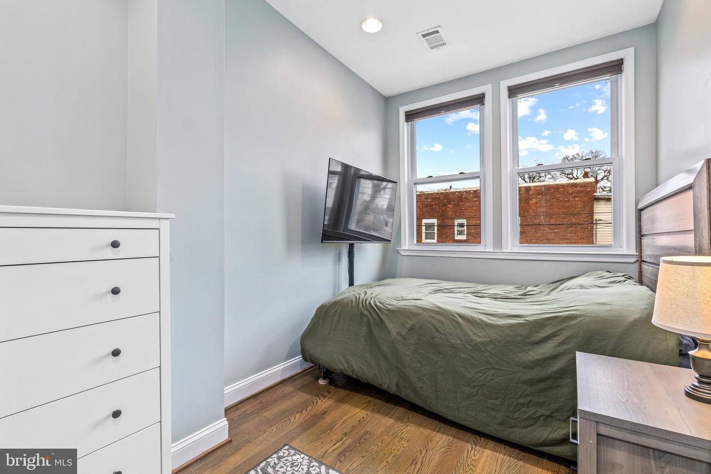 1826 M ST NE, WASHINGTON, District Of Columbia 20002, 4 Bedrooms Bedrooms, ,3 BathroomsBathrooms,Residential,For sale,1826 M ST NE,DCDC2173782 MLS # DCDC2173782