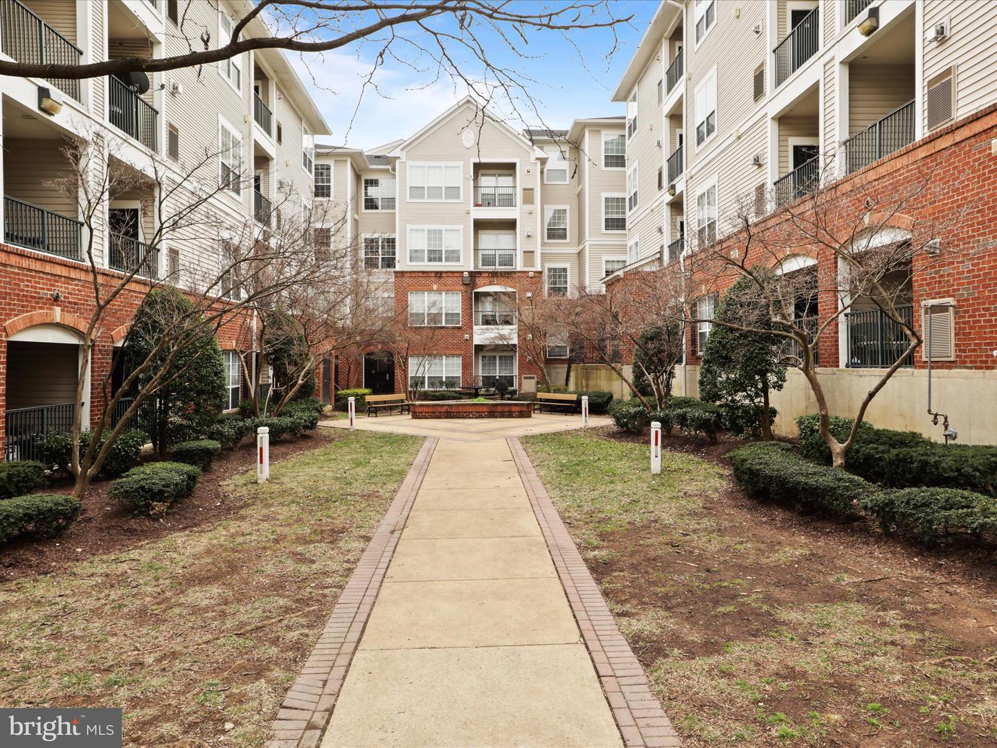 4860 EISENHOWER AVE #292, ALEXANDRIA, Virginia 22304, 2 Bedrooms Bedrooms, ,2 BathroomsBathrooms,Residential,For sale,4860 EISENHOWER AVE #292,VAAX2040730 MLS # VAAX2040730