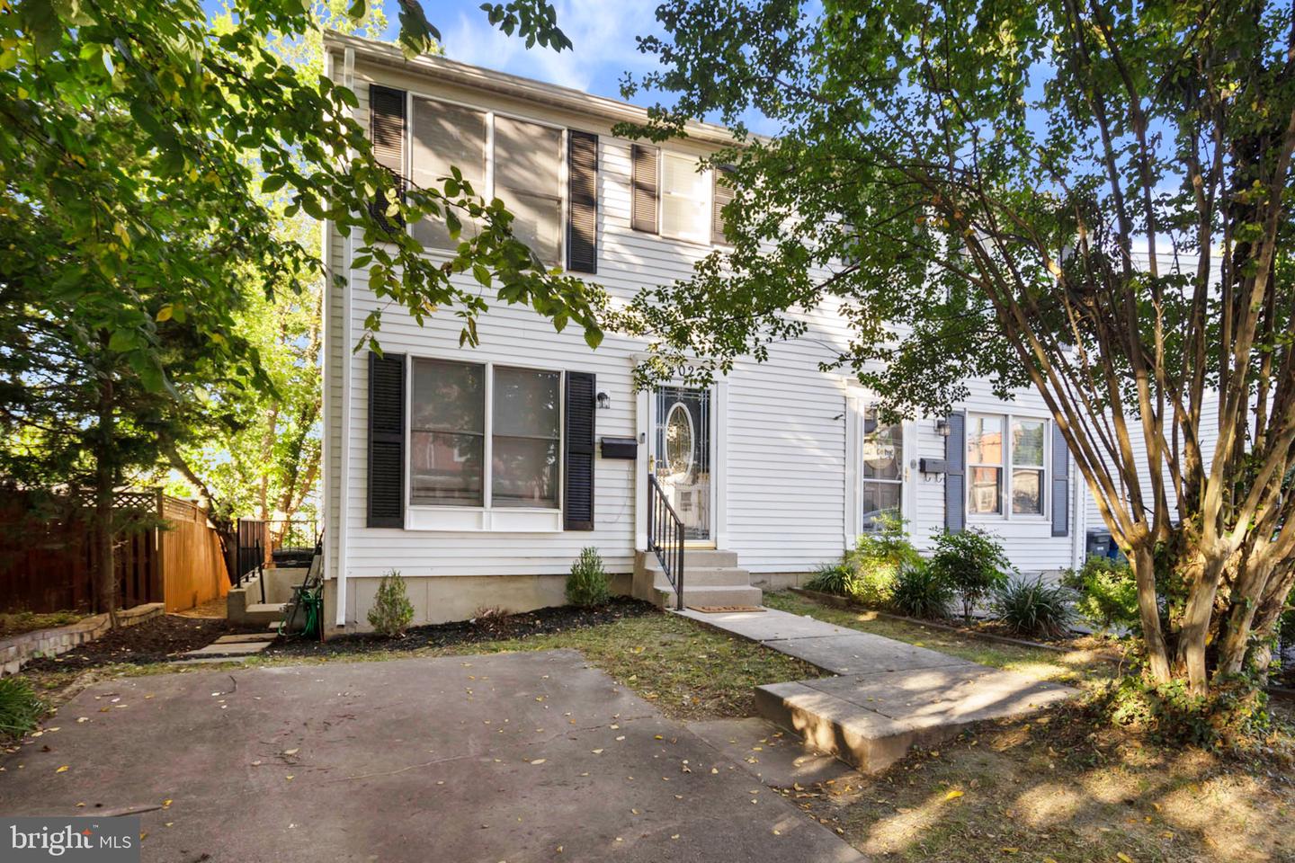 402 E RAYMOND AVE, ALEXANDRIA, Virginia 22301, 2 Bedrooms Bedrooms, ,3 BathroomsBathrooms,Residential,For sale,402 E RAYMOND AVE,VAAX2040948 MLS # VAAX2040948