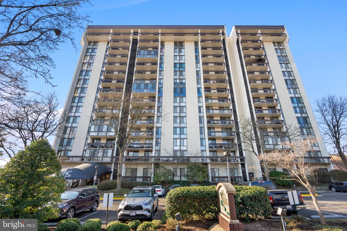 5300 HOLMES RUN PKWY #407, ALEXANDRIA, Virginia 22304, 2 Bedrooms Bedrooms, ,2 BathroomsBathrooms,Residential,For sale,5300 HOLMES RUN PKWY #407,VAAX2041032 MLS # VAAX2041032