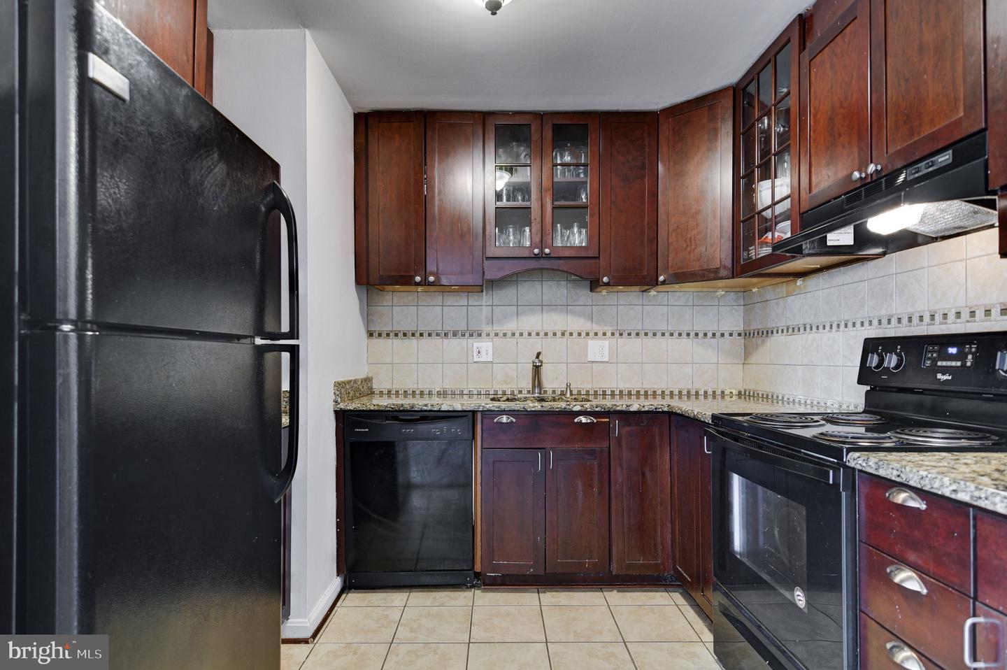 6151 EDSALL RD #M, ALEXANDRIA, Virginia 22304, 2 Bedrooms Bedrooms, ,1 BathroomBathrooms,Residential,For sale,6151 EDSALL RD #M,VAAX2041474 MLS # VAAX2041474