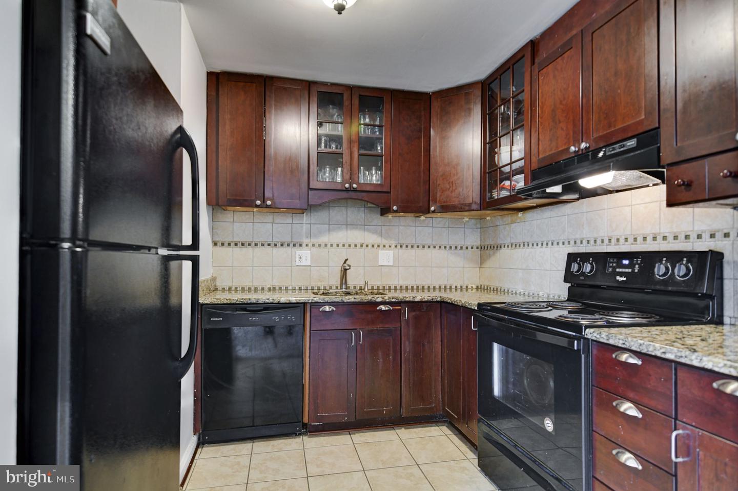 6151 EDSALL RD #M, ALEXANDRIA, Virginia 22304, 2 Bedrooms Bedrooms, ,1 BathroomBathrooms,Residential,For sale,6151 EDSALL RD #M,VAAX2041474 MLS # VAAX2041474