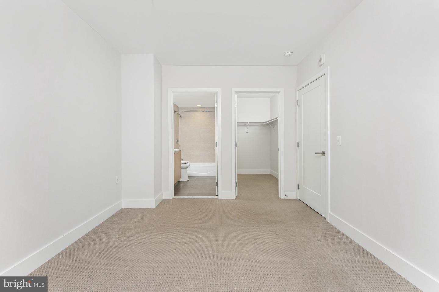 525 WATER ST SW #101, WASHINGTON, District Of Columbia 20024, 2 Bedrooms Bedrooms, 3 Rooms Rooms,2 BathroomsBathrooms,Residential,For sale,525 WATER ST SW #101,DCDC2181422 MLS # DCDC2181422