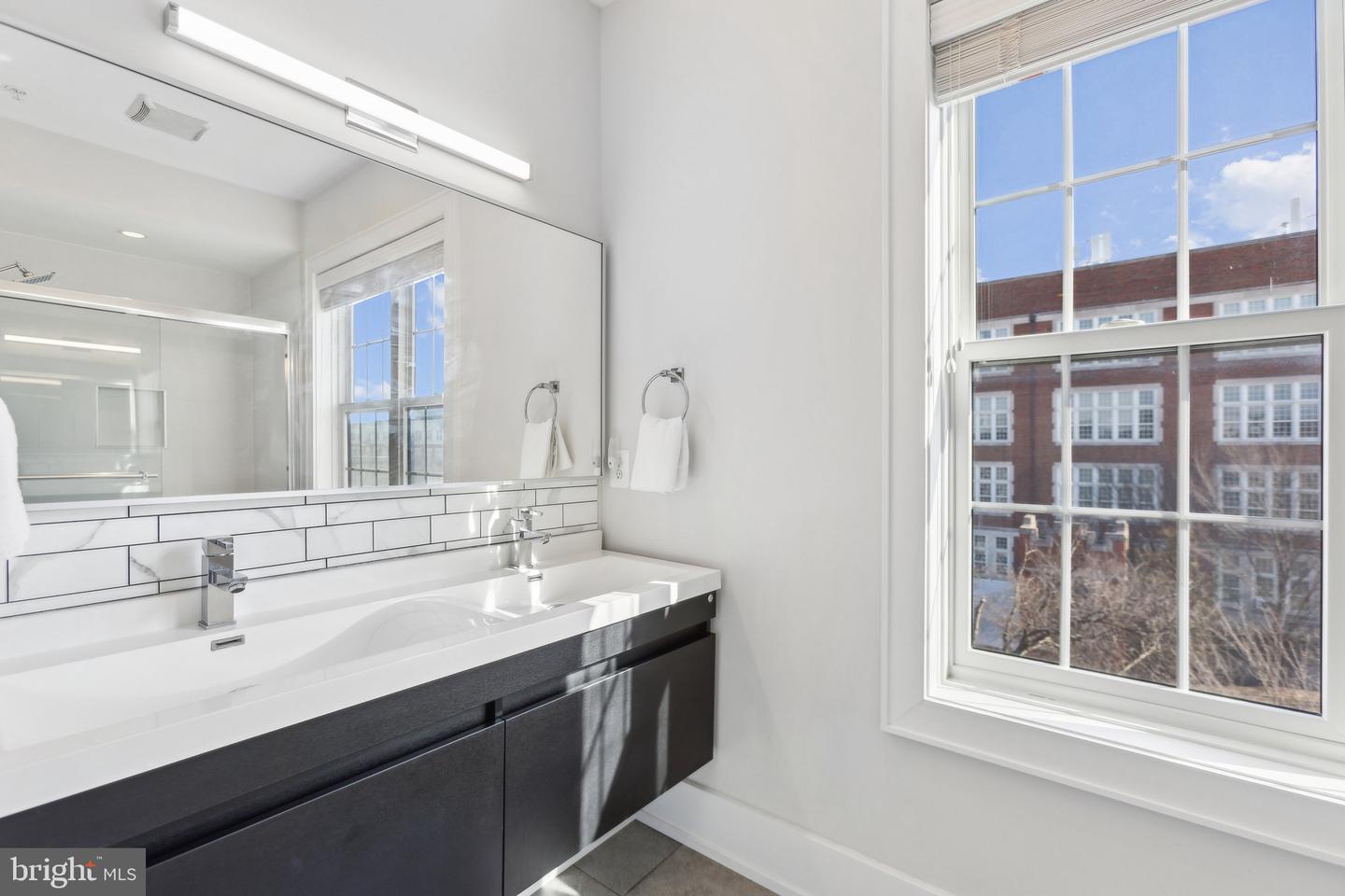 16 17TH ST NE #331, WASHINGTON, District Of Columbia 20002, 2 Bedrooms Bedrooms, ,2 BathroomsBathrooms,Residential,For sale,16 17TH ST NE #331,DCDC2183770 MLS # DCDC2183770