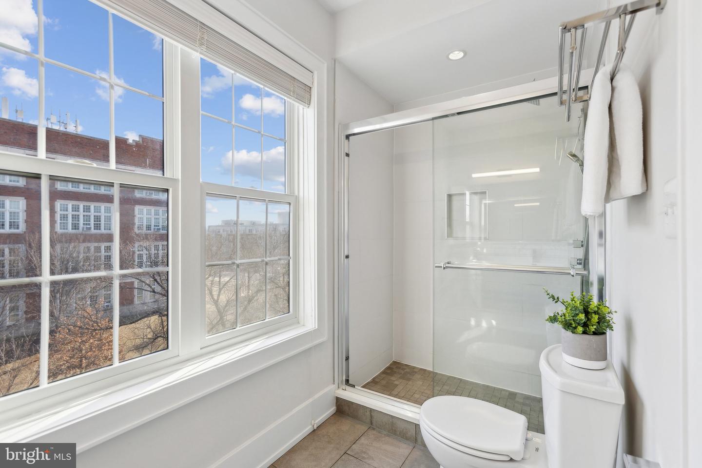 16 17TH ST NE #331, WASHINGTON, District Of Columbia 20002, 2 Bedrooms Bedrooms, ,2 BathroomsBathrooms,Residential,For sale,16 17TH ST NE #331,DCDC2183770 MLS # DCDC2183770