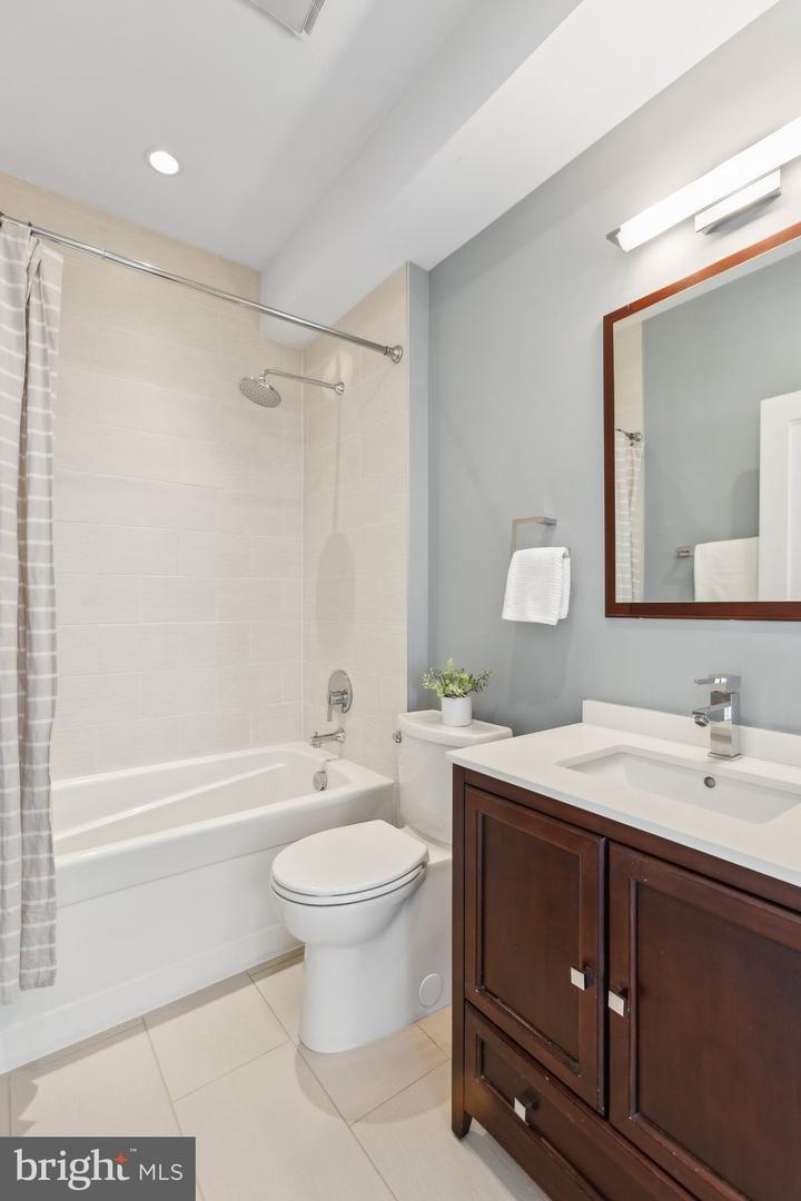 16 17TH ST NE #331, WASHINGTON, District Of Columbia 20002, 2 Bedrooms Bedrooms, ,2 BathroomsBathrooms,Residential,For sale,16 17TH ST NE #331,DCDC2183770 MLS # DCDC2183770