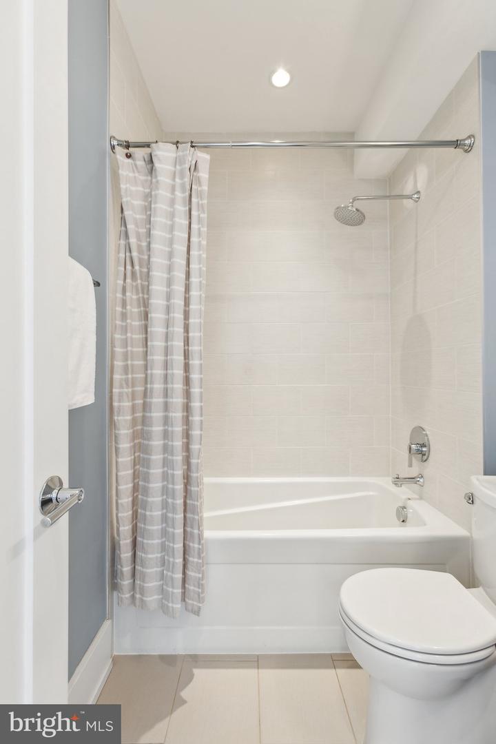 16 17TH ST NE #331, WASHINGTON, District Of Columbia 20002, 2 Bedrooms Bedrooms, ,2 BathroomsBathrooms,Residential,For sale,16 17TH ST NE #331,DCDC2183770 MLS # DCDC2183770