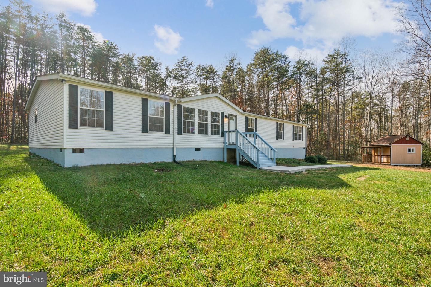 7211 LAKEWOOD LN, SPOTSYLVANIA, Virginia 22553, 4 Bedrooms Bedrooms, ,2 BathroomsBathrooms,Residential,For sale,7211 LAKEWOOD LN,VASP2029240 MLS # VASP2029240