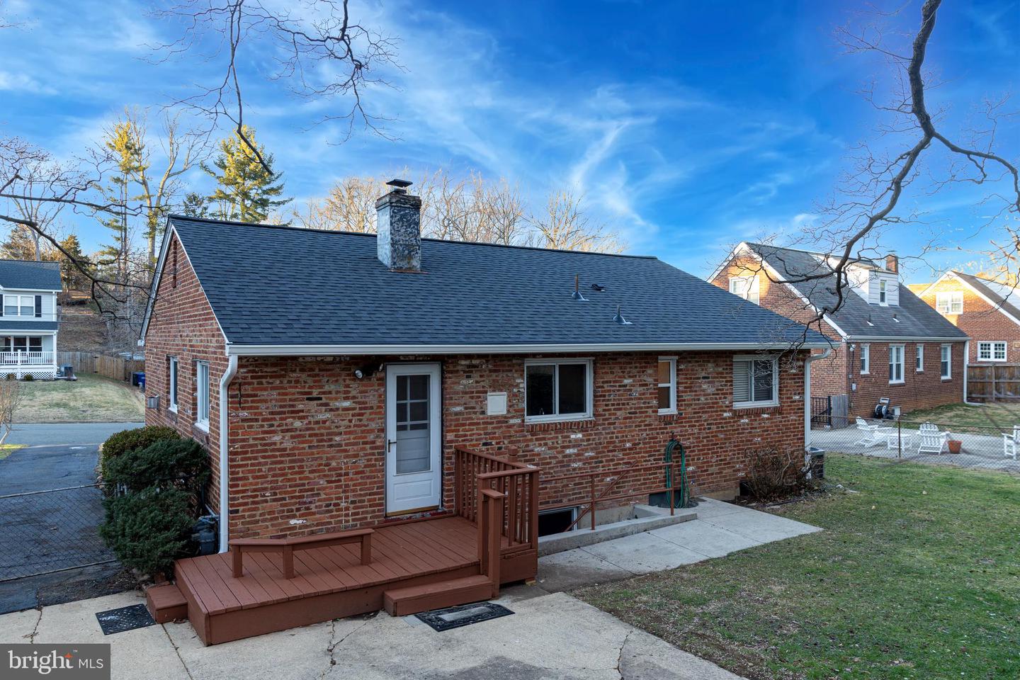 3909 LARCHWOOD RD, FALLS CHURCH, Virginia 22041, 3 Bedrooms Bedrooms, ,2 BathroomsBathrooms,Residential,For sale,3909 LARCHWOOD RD,VAFX2218598 MLS # VAFX2218598