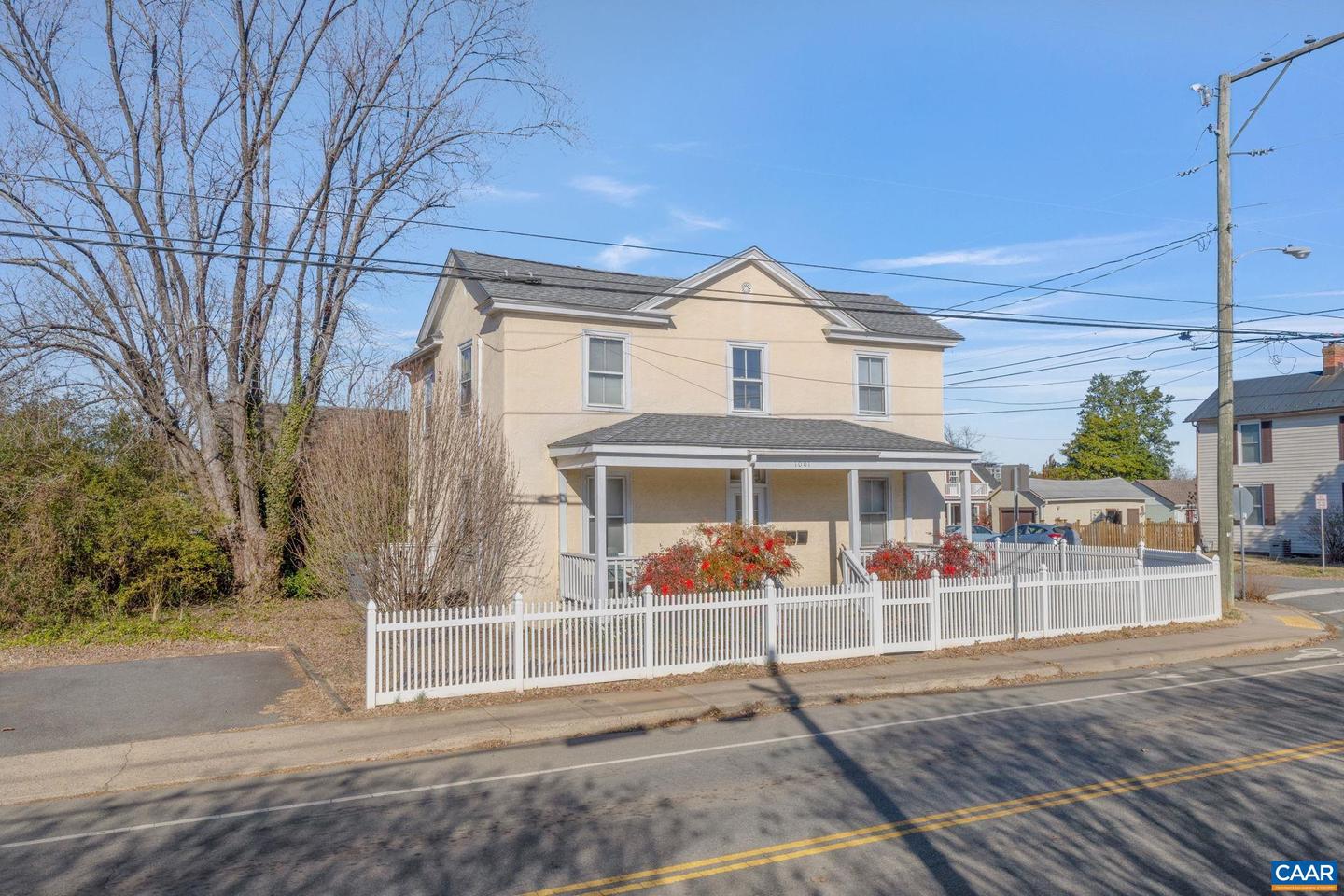 1001 AVON ST, CHARLOTTESVILLE, Virginia 22902, 4 Bedrooms Bedrooms, ,3 BathroomsBathrooms,Residential,For sale,1001 AVON ST,660600 MLS # 660600