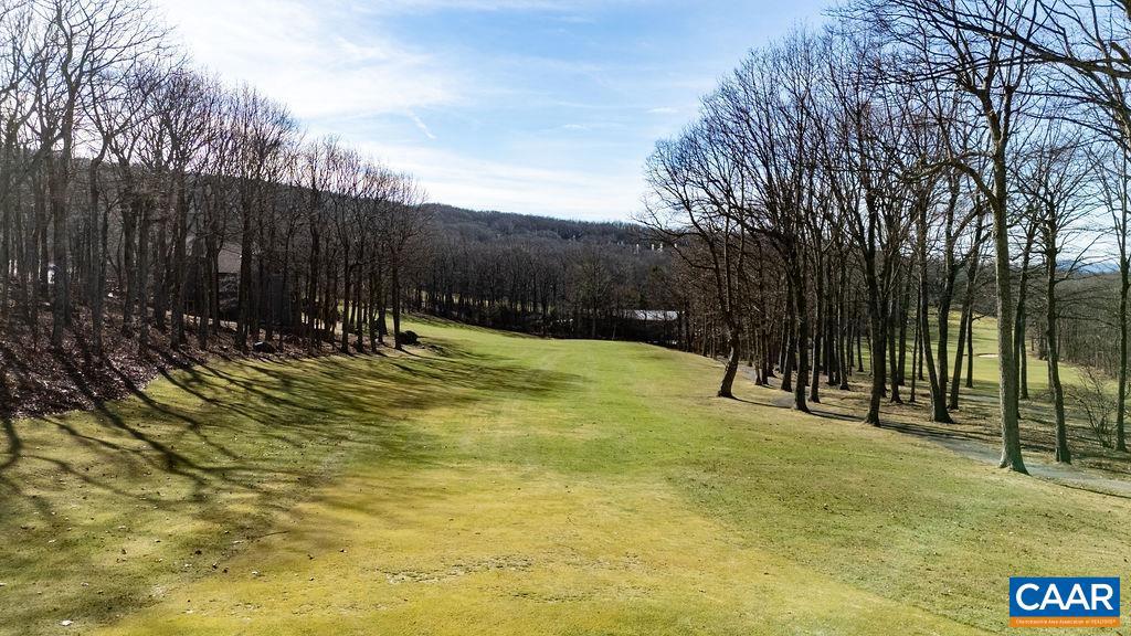 2061 STONE RIDGE CONDOS #2061, WINTERGREEN RESORT, Virginia 22967, 3 Bedrooms Bedrooms, ,3 BathroomsBathrooms,Residential,For sale,2061 STONE RIDGE CONDOS #2061,660604 MLS # 660604