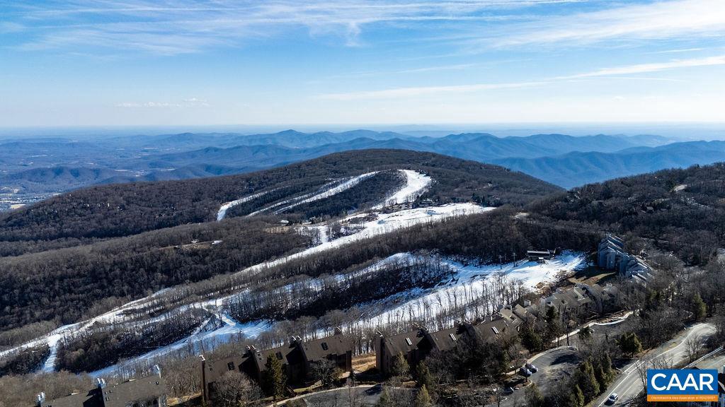 2061 STONE RIDGE CONDOS #2061, WINTERGREEN RESORT, Virginia 22967, 3 Bedrooms Bedrooms, ,3 BathroomsBathrooms,Residential,For sale,2061 STONE RIDGE CONDOS #2061,660604 MLS # 660604