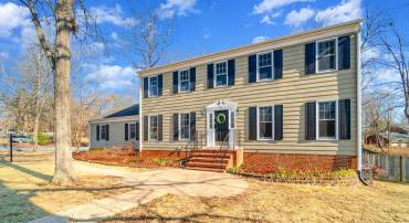 431 COLLINGWOOD DR, FREDERICKSBURG, Virginia 22405, 5 Bedrooms Bedrooms, ,3 BathroomsBathrooms,Residential,For sale,431 COLLINGWOOD DR,VAST2035806 MLS # VAST2035806