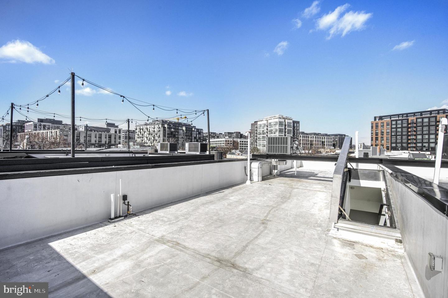 515 M ST NE #2, WASHINGTON, District Of Columbia 20002, 2 Bedrooms Bedrooms, ,2 BathroomsBathrooms,Residential,For sale,515 M ST NE #2,DCDC2183988 MLS # DCDC2183988