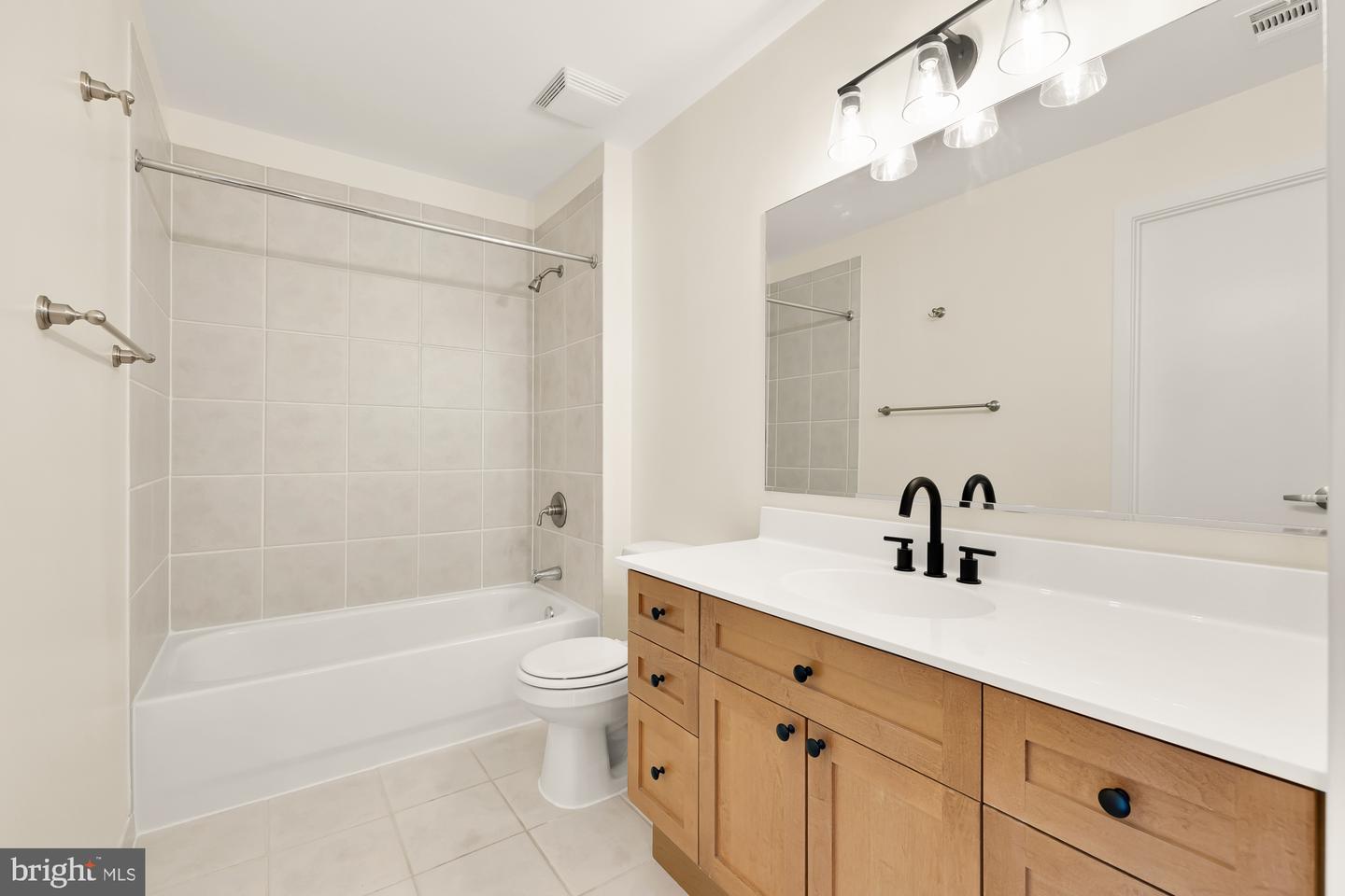 2120 VERMONT AVE NW #308, WASHINGTON, District Of Columbia 20001, 2 Bedrooms Bedrooms, ,2 BathroomsBathrooms,Residential,For sale,2120 VERMONT AVE NW #308,DCDC2172878 MLS # DCDC2172878