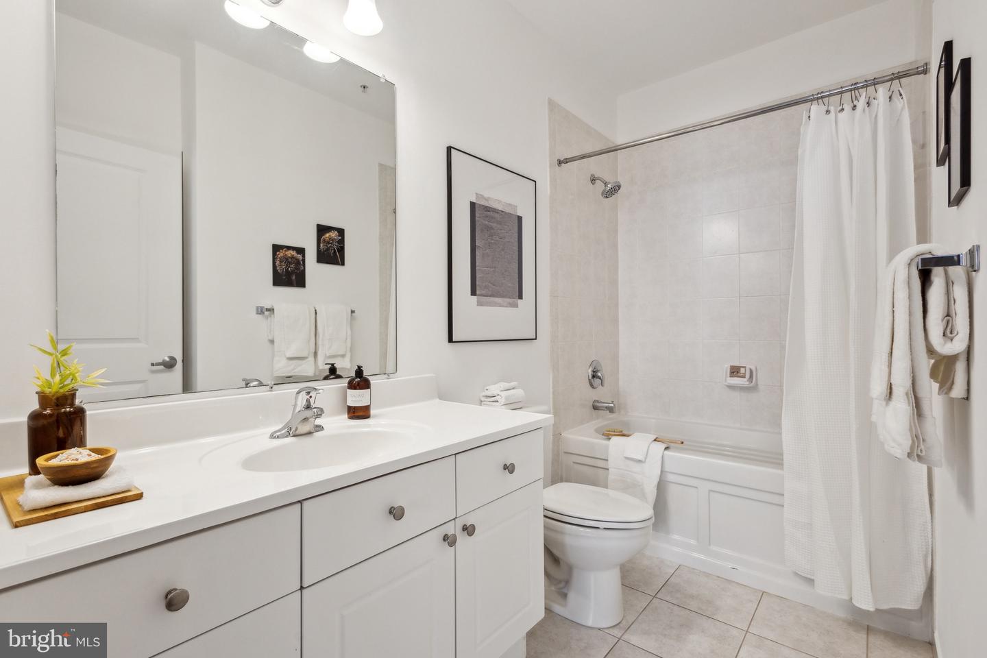 181 E REED AVE #208, ALEXANDRIA, Virginia 22305, 2 Bedrooms Bedrooms, ,2 BathroomsBathrooms,Residential,For sale,181 E REED AVE #208,VAAX2041608 MLS # VAAX2041608