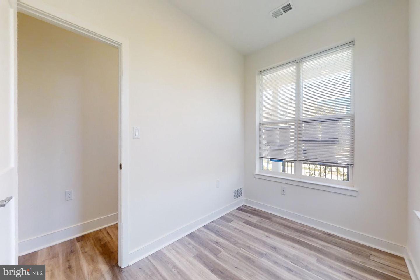 4908 EAST CAPITOL NE, WASHINGTON, District Of Columbia 20019, 3 Bedrooms Bedrooms, ,3 BathroomsBathrooms,Residential,For sale,4908 EAST CAPITOL NE,DCDC2184066 MLS # DCDC2184066