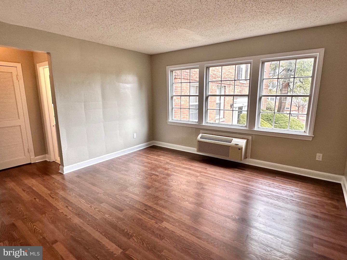 1804 W ABINGDON DR #102, ALEXANDRIA, Virginia 22314, 1 Bedroom Bedrooms, ,1 BathroomBathrooms,Residential,For sale,1804 W ABINGDON DR #102,VAAX2039962 MLS # VAAX2039962