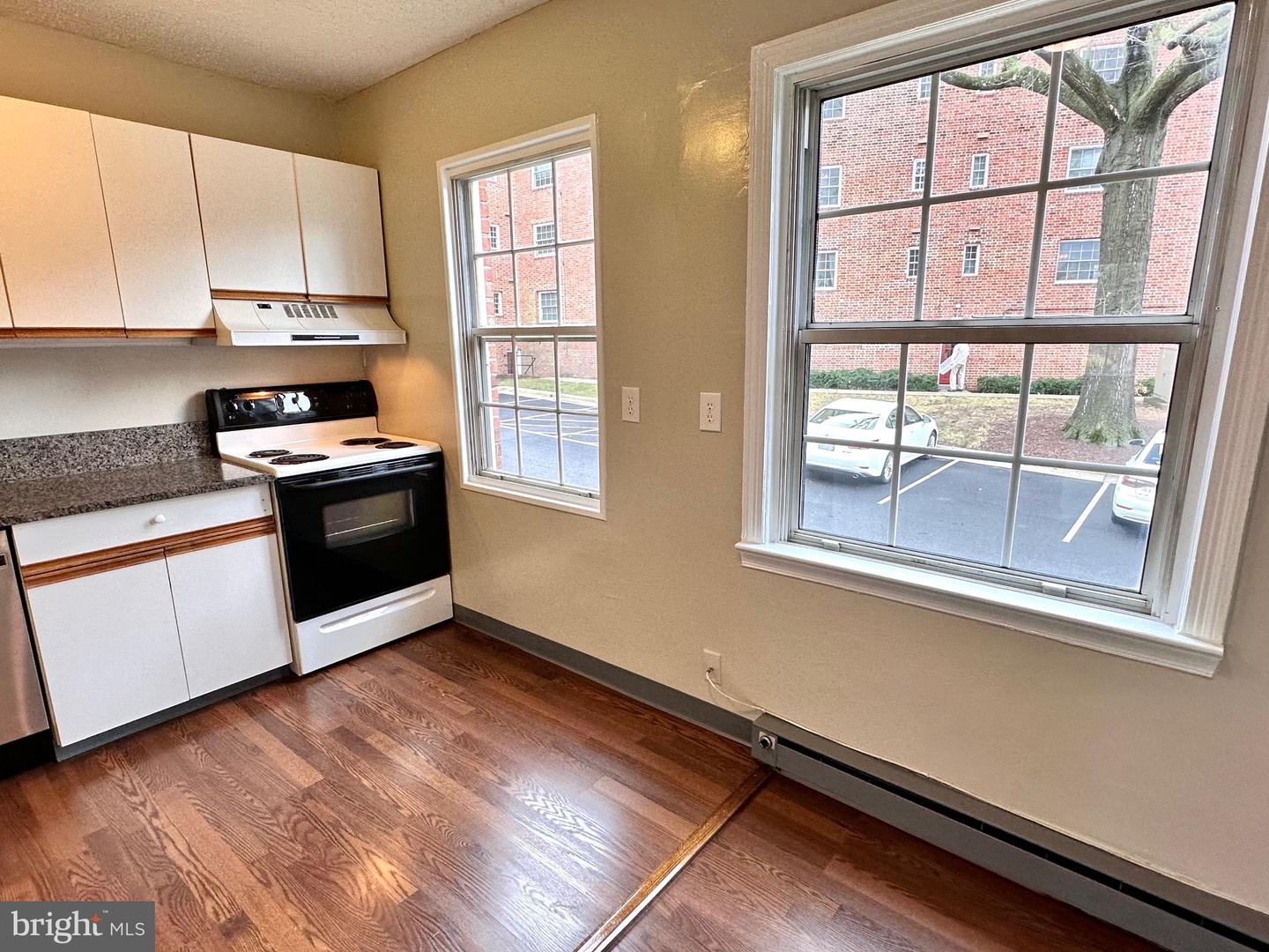 1804 W ABINGDON DR #102, ALEXANDRIA, Virginia 22314, 1 Bedroom Bedrooms, ,1 BathroomBathrooms,Residential,For sale,1804 W ABINGDON DR #102,VAAX2039962 MLS # VAAX2039962