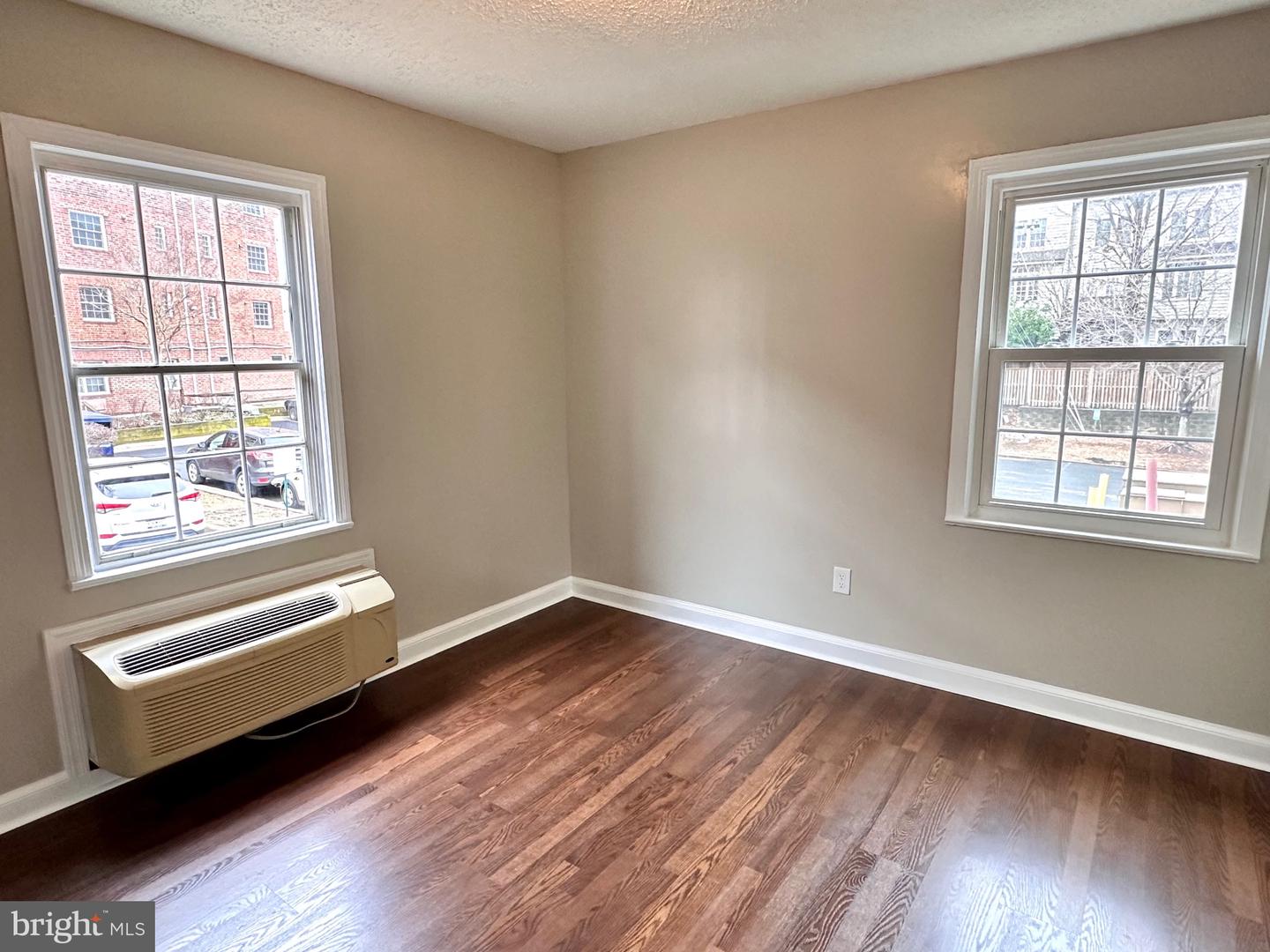 1804 W ABINGDON DR #102, ALEXANDRIA, Virginia 22314, 1 Bedroom Bedrooms, ,1 BathroomBathrooms,Residential,For sale,1804 W ABINGDON DR #102,VAAX2039962 MLS # VAAX2039962