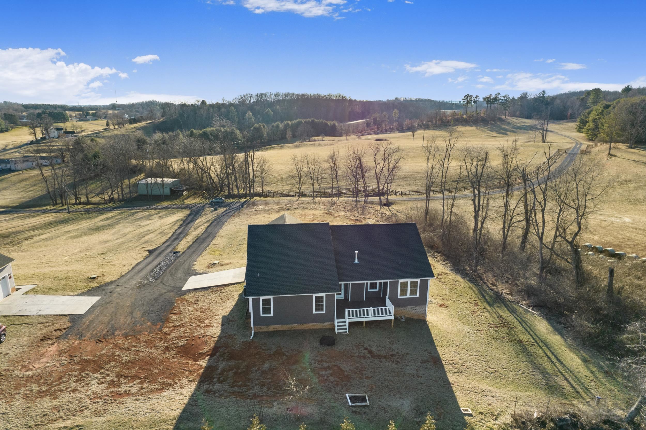 69 HARMAN RD, STAUNTON, Virginia 24401, 3 Bedrooms Bedrooms, ,2 BathroomsBathrooms,Residential,69 HARMAN RD,660657 MLS # 660657