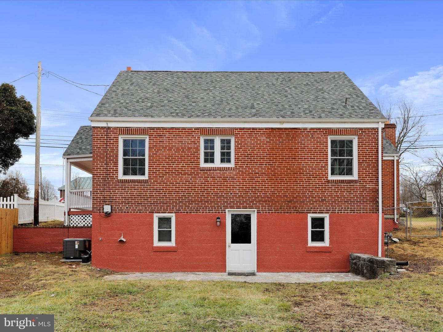 8013 MAIN ST, MIDDLETOWN, Virginia 22645, 3 Bedrooms Bedrooms, ,2 BathroomsBathrooms,Residential,For sale,8013 MAIN ST,VAFV2023976 MLS # VAFV2023976