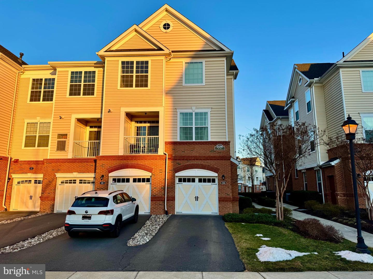 23290 MILLTOWN KNOLL SQ #114, ASHBURN, Virginia 20148, 2 Bedrooms Bedrooms, ,2 BathroomsBathrooms,Residential,For sale,23290 MILLTOWN KNOLL SQ #114,VALO2087544 MLS # VALO2087544