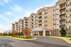 6301 EDSALL RD #407, ALEXANDRIA, Virginia 22312, 2 Bedrooms Bedrooms, ,2 BathroomsBathrooms,Residential,For sale,6301 EDSALL RD #407,VAFX2220198 MLS # VAFX2220198