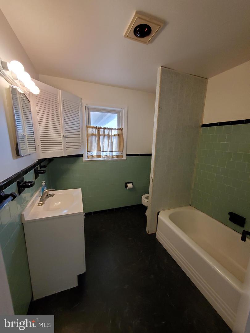 2715 JAMES DR, ALEXANDRIA, Virginia 22303, 3 Bedrooms Bedrooms, ,2 BathroomsBathrooms,Residential,For sale,2715 JAMES DR,VAFX2220306 MLS # VAFX2220306