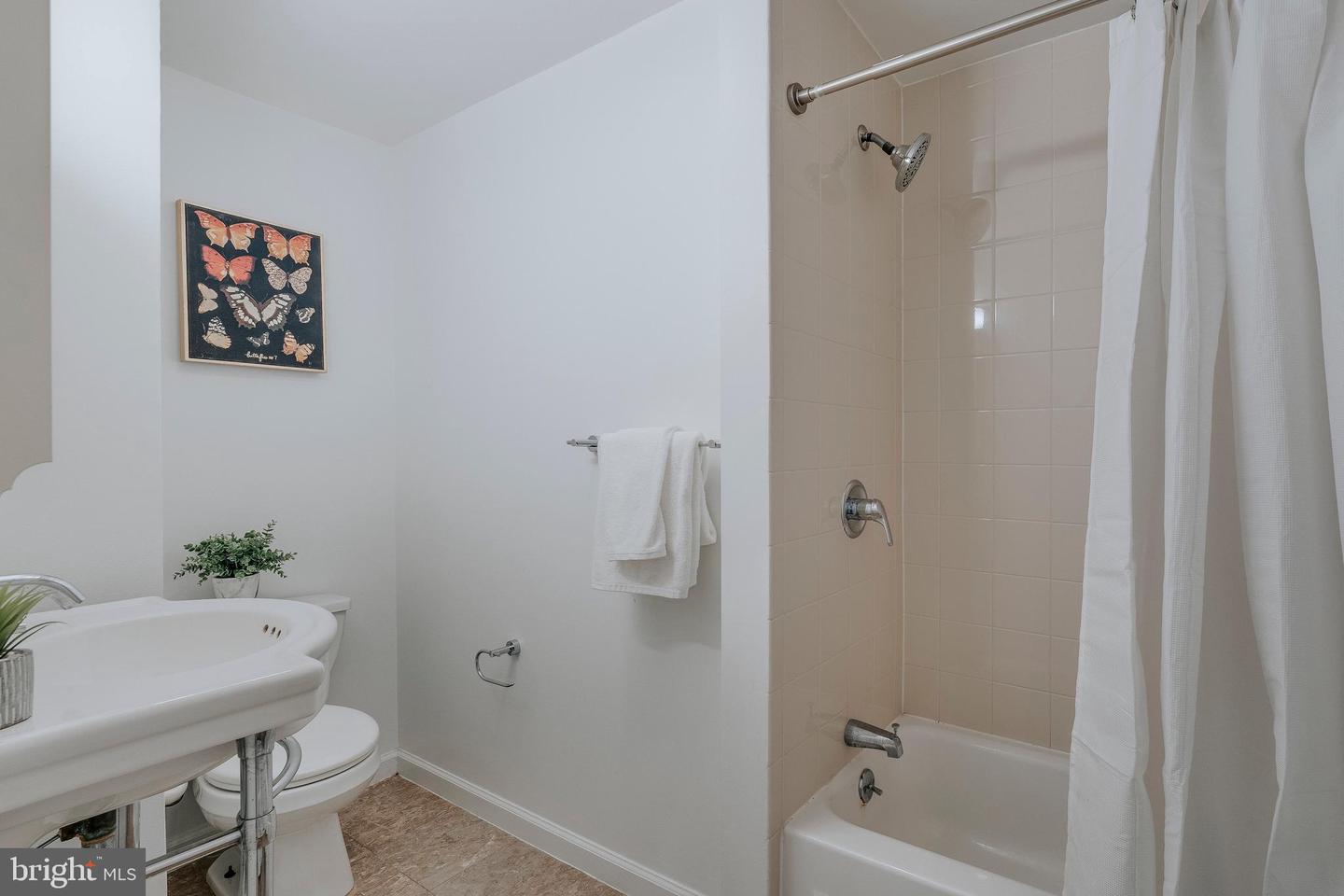 1708 NEWTON ST NW #105, WASHINGTON, District Of Columbia 20010, 1 Bedroom Bedrooms, ,1 BathroomBathrooms,Residential,For sale,1708 NEWTON ST NW #105,DCDC2184148 MLS # DCDC2184148