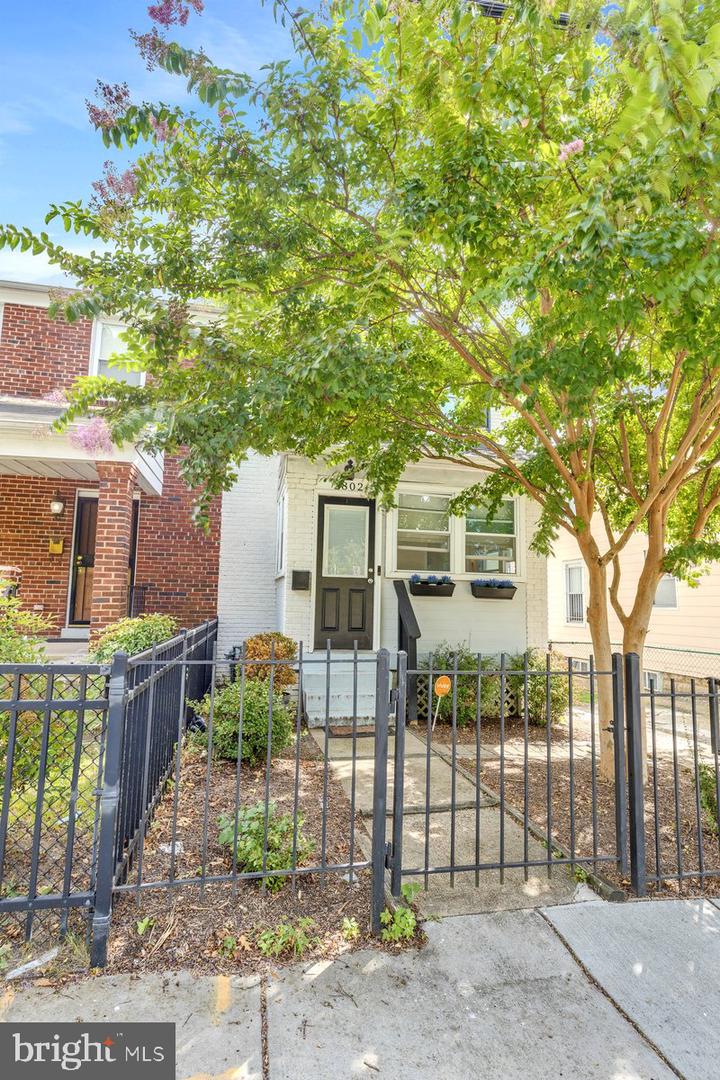 2802 BRUCE PL SE, WASHINGTON, District Of Columbia 20020, 3 Bedrooms Bedrooms, ,2 BathroomsBathrooms,Residential,For sale,2802 BRUCE PL SE,DCDC2158696 MLS # DCDC2158696