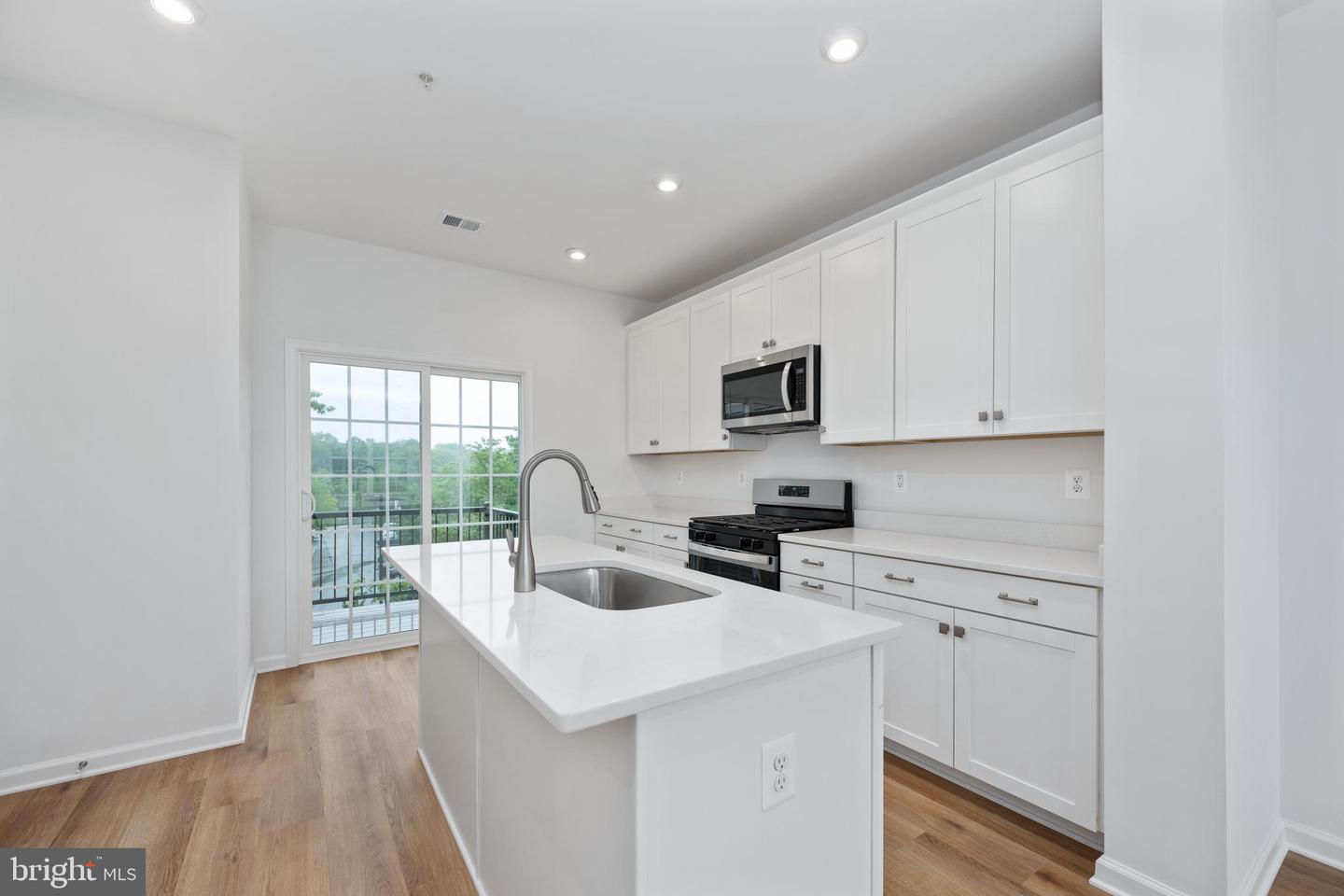 8269 KNIGHT STATION WAY, MANASSAS, Virginia 20110, 3 Bedrooms Bedrooms, ,3 BathroomsBathrooms,Residential,For sale,8269 KNIGHT STATION WAY,VAPW2087026 MLS # VAPW2087026