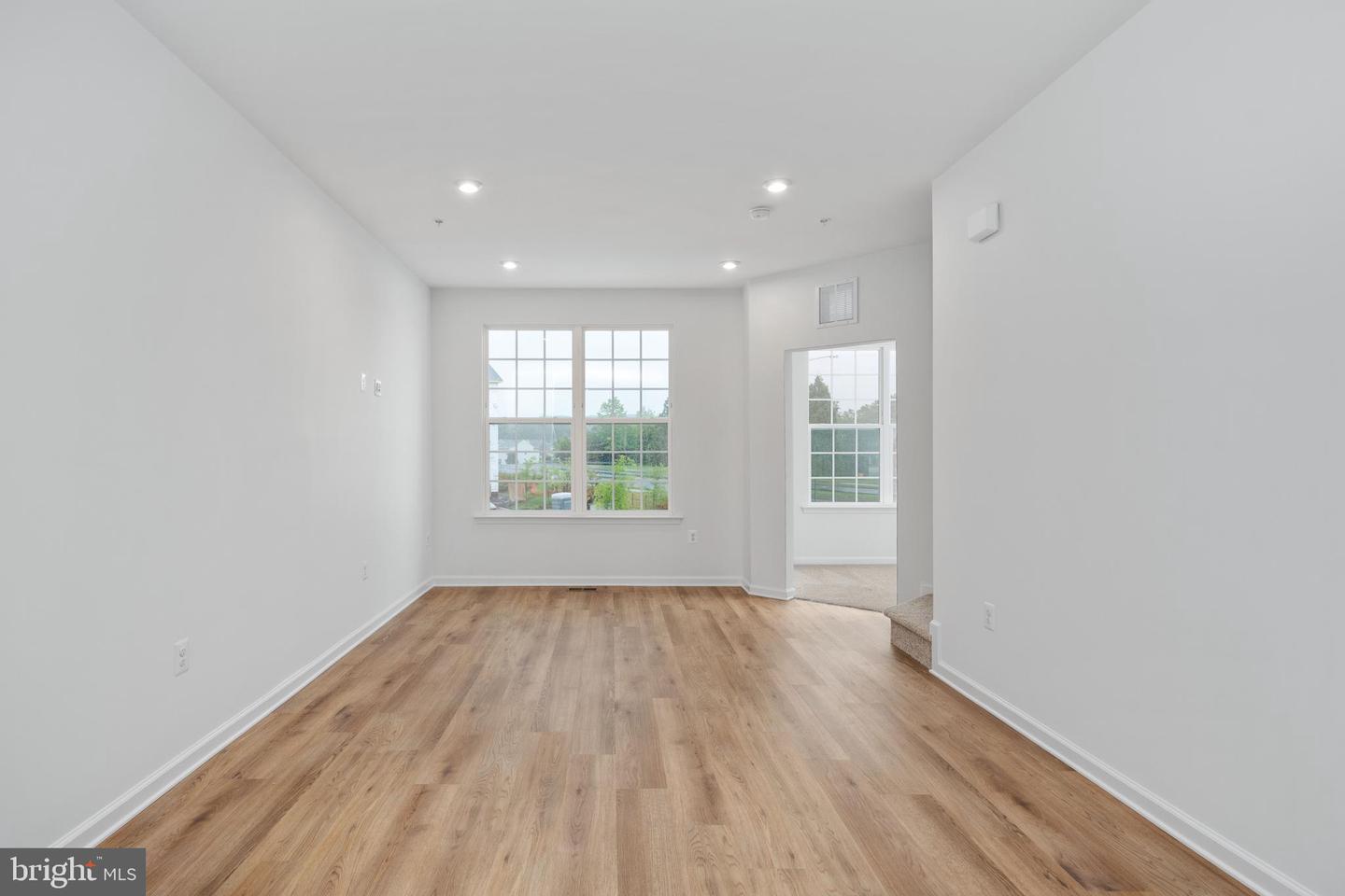 8269 KNIGHT STATION WAY, MANASSAS, Virginia 20110, 3 Bedrooms Bedrooms, ,3 BathroomsBathrooms,Residential,For sale,8269 KNIGHT STATION WAY,VAPW2087026 MLS # VAPW2087026