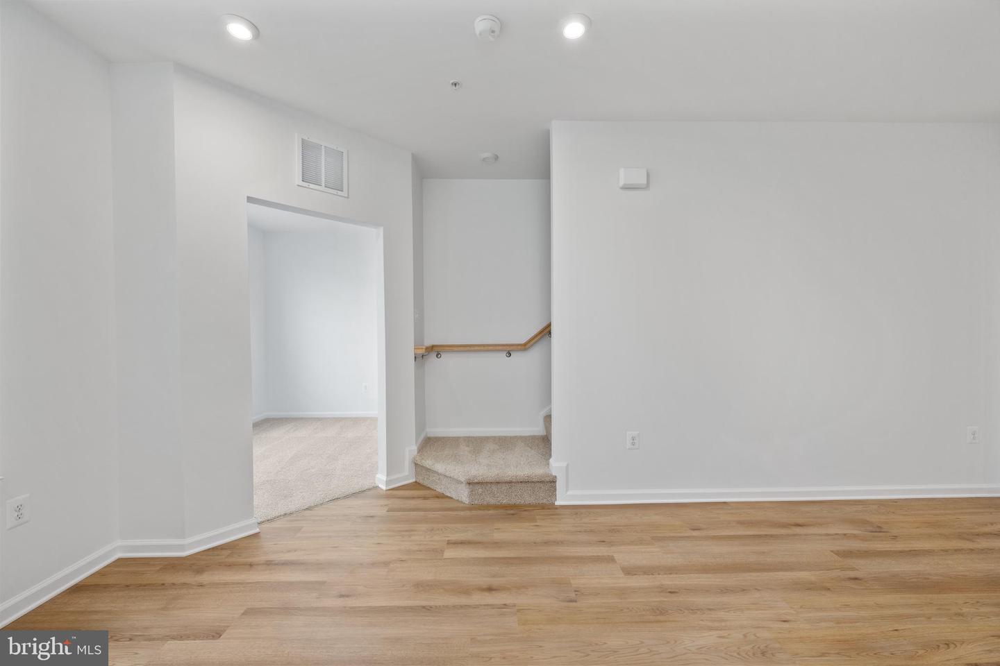 8269 KNIGHT STATION WAY, MANASSAS, Virginia 20110, 3 Bedrooms Bedrooms, ,3 BathroomsBathrooms,Residential,For sale,8269 KNIGHT STATION WAY,VAPW2087026 MLS # VAPW2087026