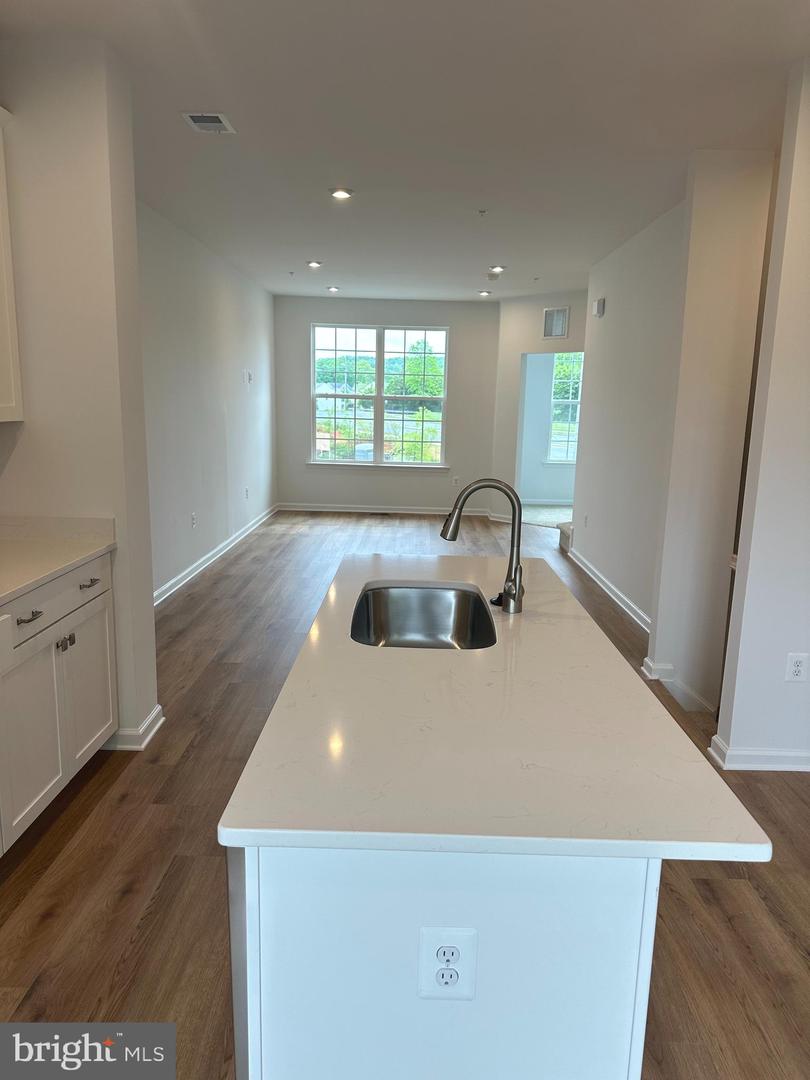 8275 KNIGHT STATION WAY, MANASSAS, Virginia 20110, 3 Bedrooms Bedrooms, ,3 BathroomsBathrooms,Residential,For sale,8275 KNIGHT STATION WAY,VAPW2087030 MLS # VAPW2087030