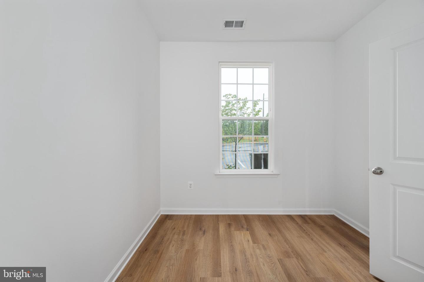 8275 KNIGHT STATION WAY, MANASSAS, Virginia 20110, 3 Bedrooms Bedrooms, ,3 BathroomsBathrooms,Residential,For sale,8275 KNIGHT STATION WAY,VAPW2087030 MLS # VAPW2087030