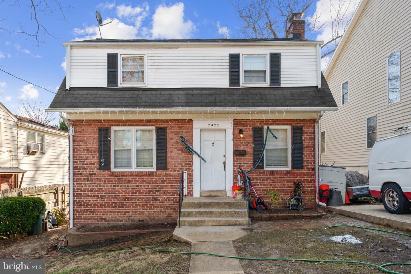 2425 N UTAH ST, ARLINGTON, Virginia 22207, 3 Bedrooms Bedrooms, ,1 BathroomBathrooms,Residential,For sale,2425 N UTAH ST,VAAR2053006 MLS # VAAR2053006