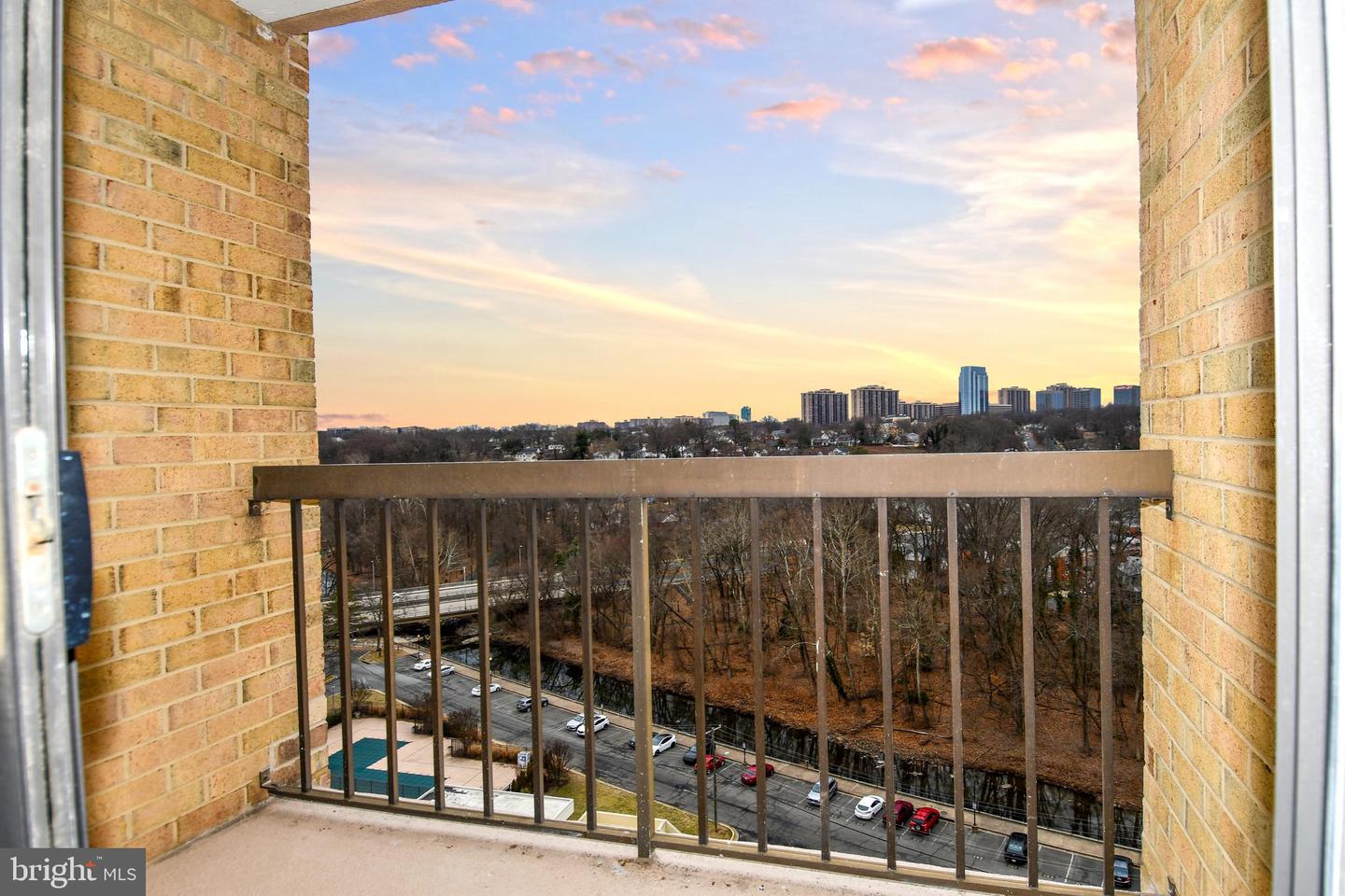 4500 S FOUR MILE RUN DR #1218, ARLINGTON, Virginia 22204, 2 Bedrooms Bedrooms, ,2 BathroomsBathrooms,Residential,For sale,4500 S FOUR MILE RUN DR #1218,VAAR2053080 MLS # VAAR2053080