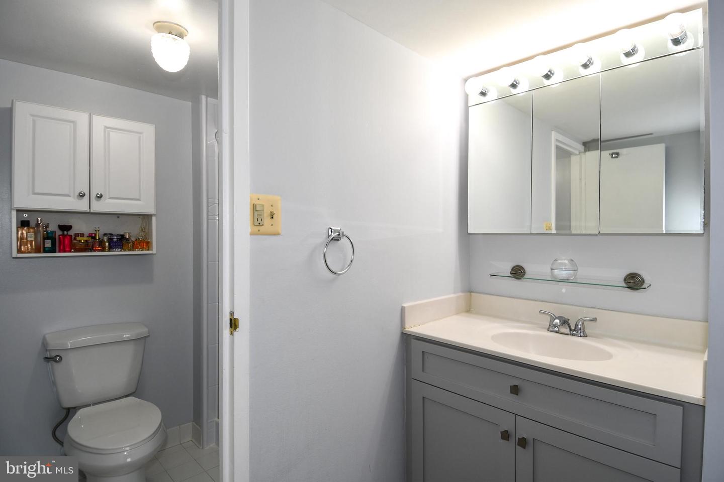 4500 S FOUR MILE RUN DR #1218, ARLINGTON, Virginia 22204, 2 Bedrooms Bedrooms, ,2 BathroomsBathrooms,Residential,For sale,4500 S FOUR MILE RUN DR #1218,VAAR2053080 MLS # VAAR2053080