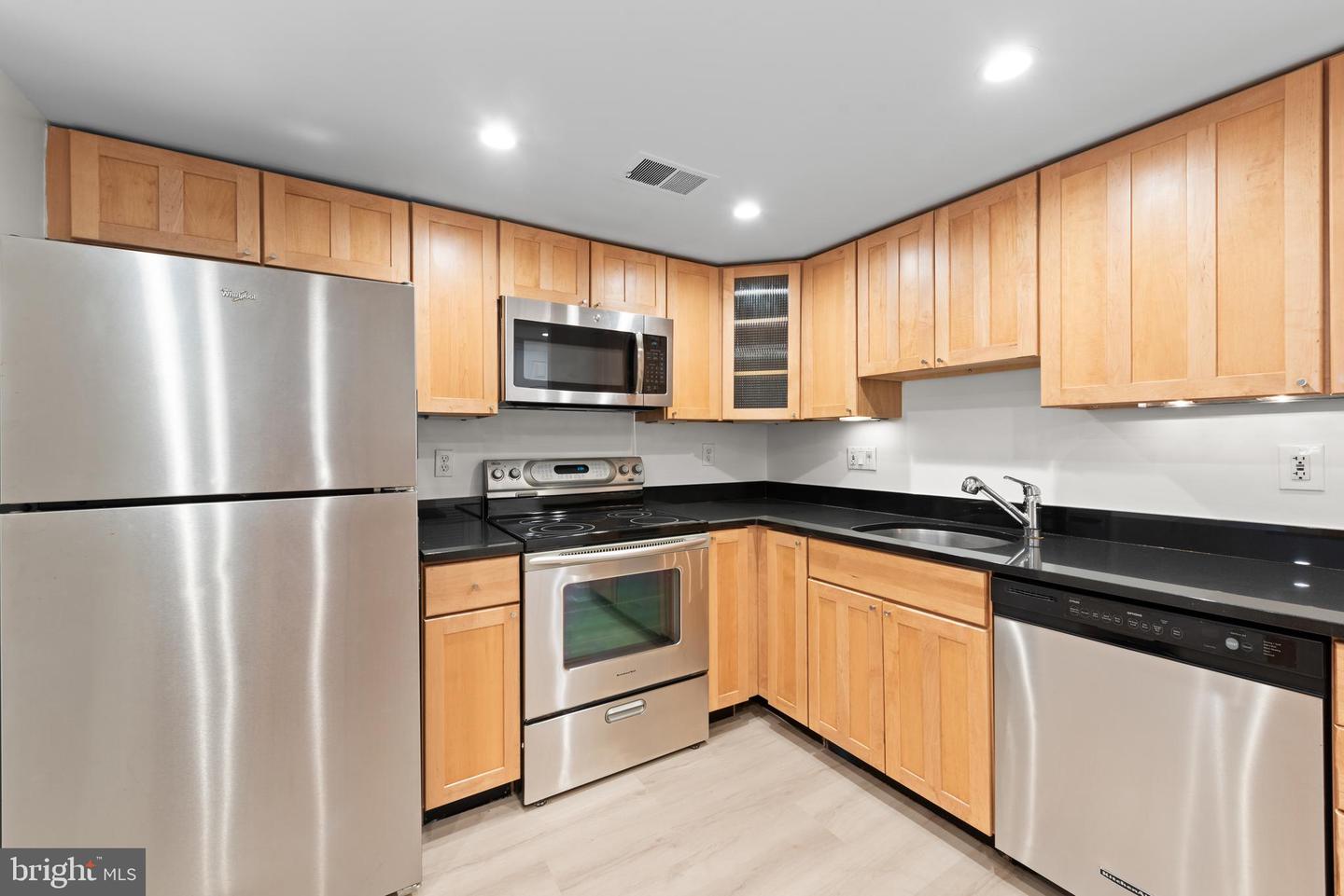 1718 U ST NW #B, WASHINGTON, District Of Columbia 20009, 2 Bedrooms Bedrooms, ,1 BathroomBathrooms,Residential,For sale,1718 U ST NW #B,DCDC2184070 MLS # DCDC2184070