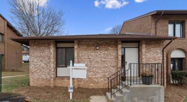 9002 FERN PARK DR #1, BURKE, Virginia 22015, ,1 BathroomBathrooms,Residential,For sale,9002 FERN PARK DR #1,VAFX2221006 MLS # VAFX2221006