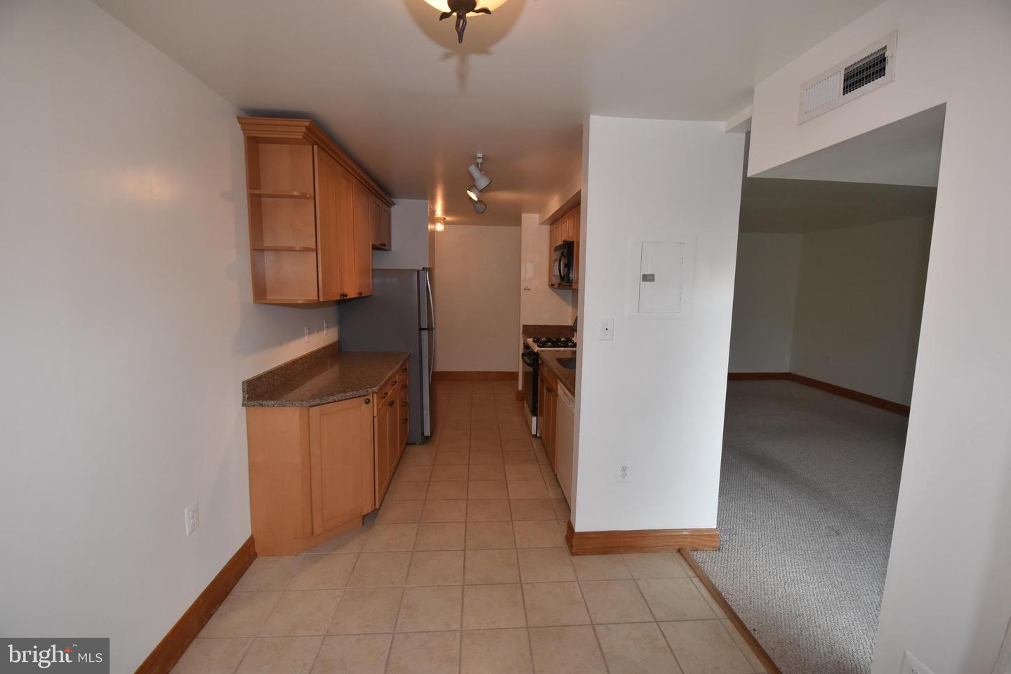 2840 DOVER LN #102, FALLS CHURCH, Virginia 22042, 1 Bedroom Bedrooms, ,1 BathroomBathrooms,Residential,For sale,2840 DOVER LN #102,VAFX2221064 MLS # VAFX2221064