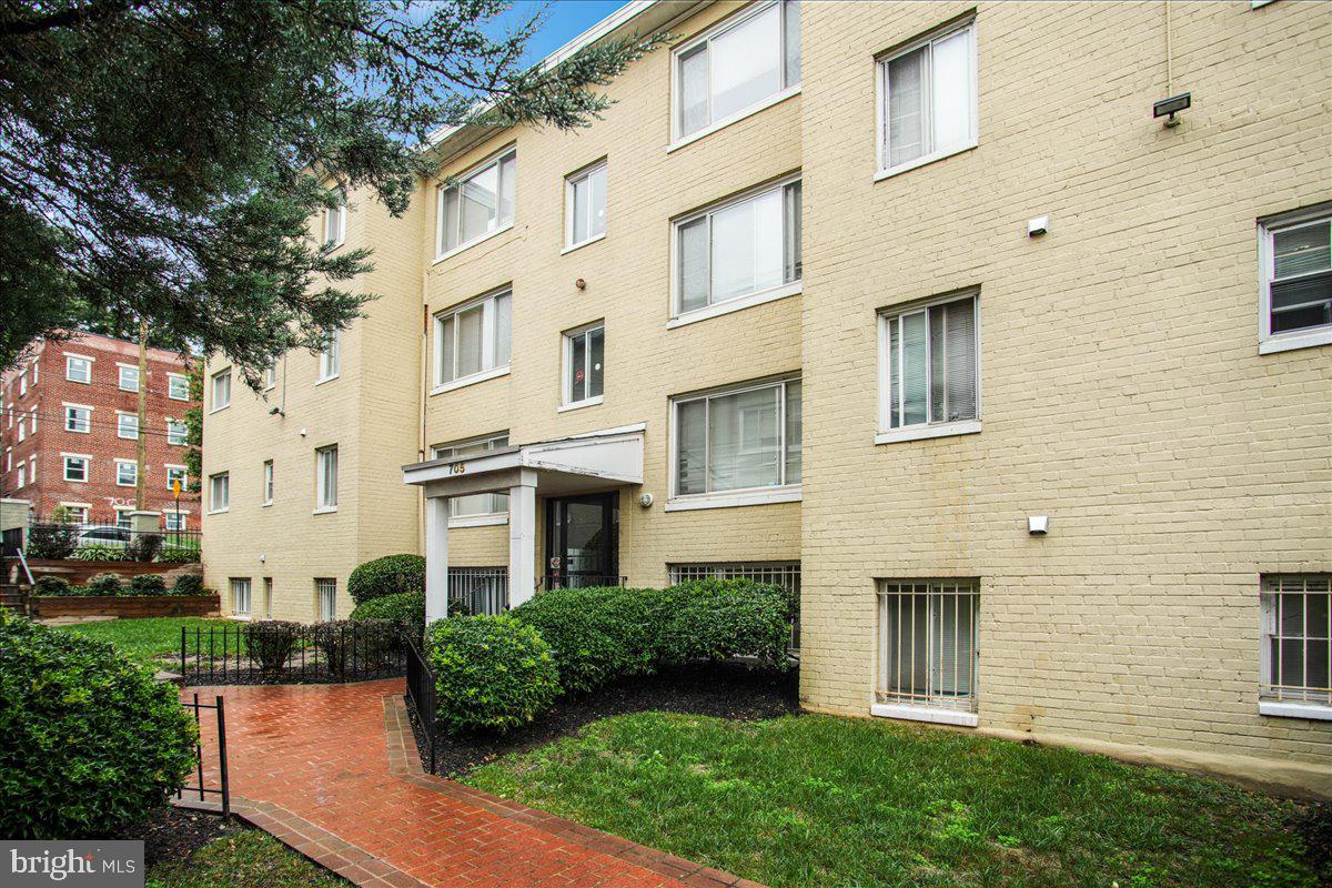 705 BRANDYWINE ST SE #203, WASHINGTON, District Of Columbia 20032, 2 Bedrooms Bedrooms, 7 Rooms Rooms,1 BathroomBathrooms,Residential,For sale,705 BRANDYWINE ST SE #203,DCDC2160966 MLS # DCDC2160966