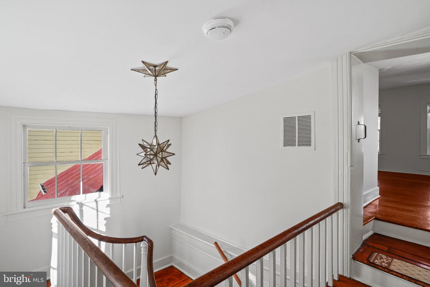 304 DUKE ST, ALEXANDRIA, Virginia 22314, 3 Bedrooms Bedrooms, ,3 BathroomsBathrooms,Residential,For sale,304 DUKE ST,VAAX2039294 MLS # VAAX2039294