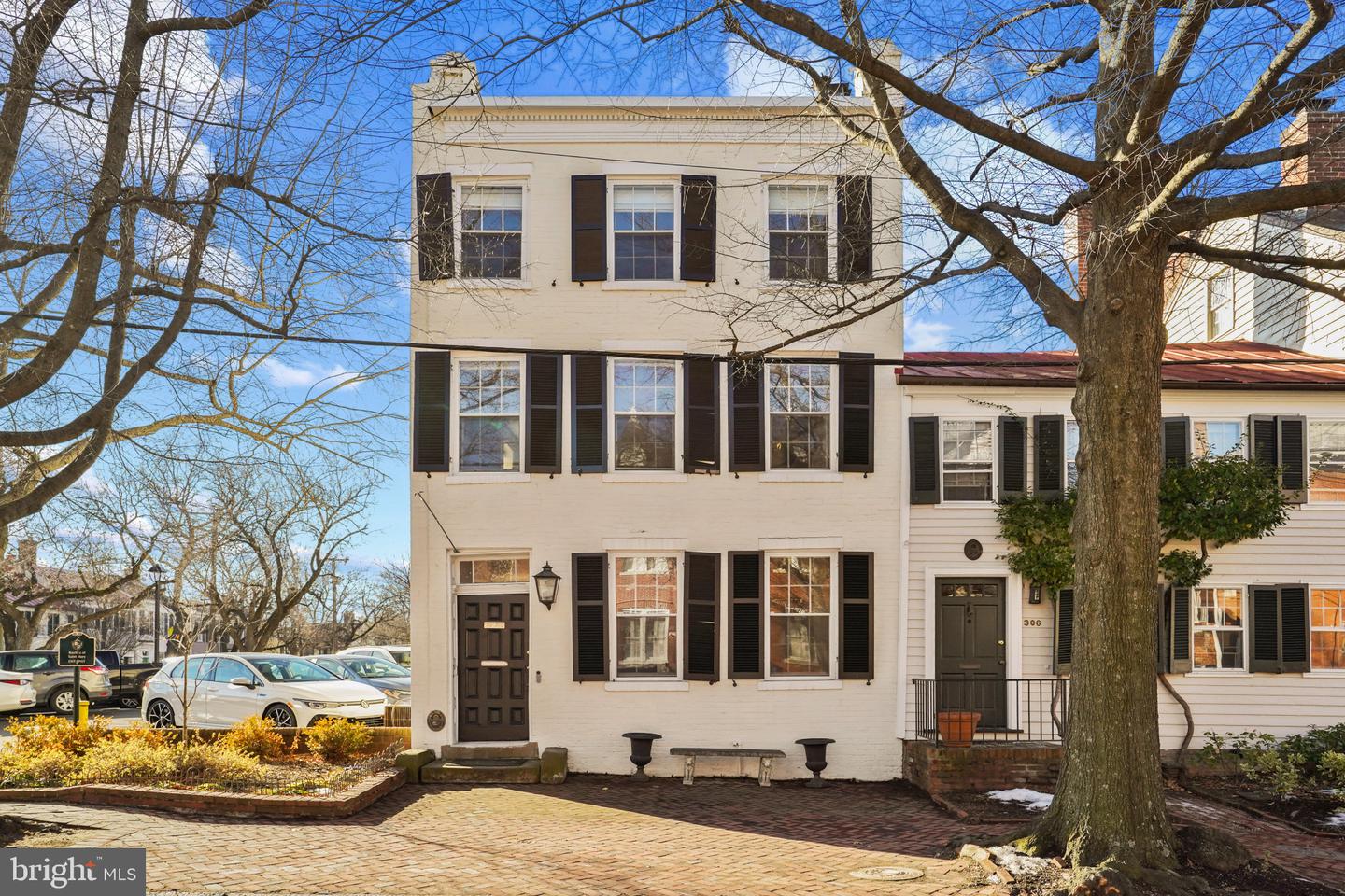 304 DUKE ST, ALEXANDRIA, Virginia 22314, 3 Bedrooms Bedrooms, ,3 BathroomsBathrooms,Residential,For sale,304 DUKE ST,VAAX2039294 MLS # VAAX2039294