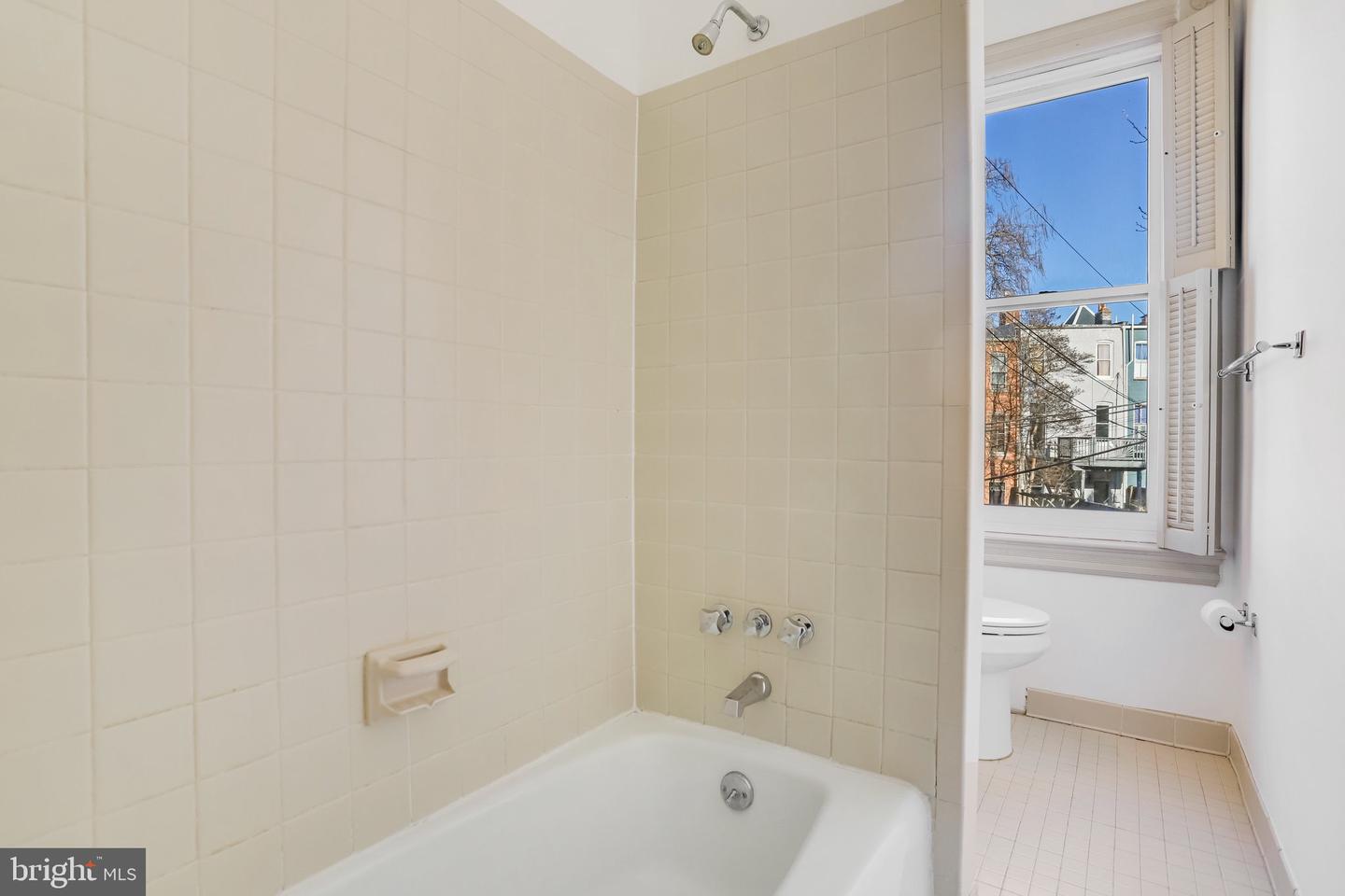 136 E ST SE, WASHINGTON, District Of Columbia 20003, 3 Bedrooms Bedrooms, ,2 BathroomsBathrooms,Residential,For sale,136 E ST SE,DCDC2171188 MLS # DCDC2171188